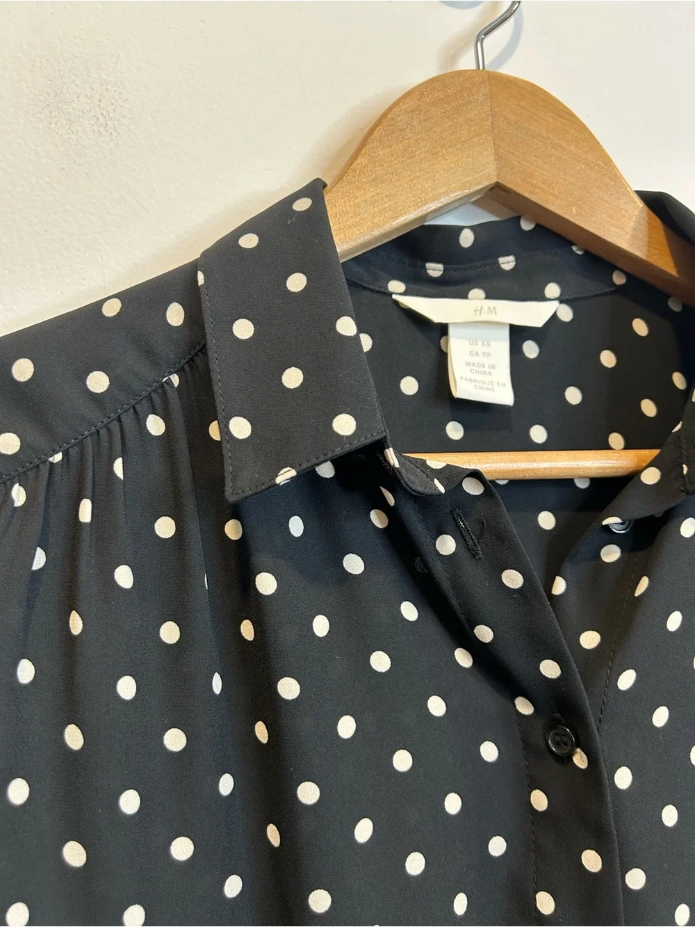 H&M Chiffon Button up collared blouse polka dot black - Picture 4 of 7